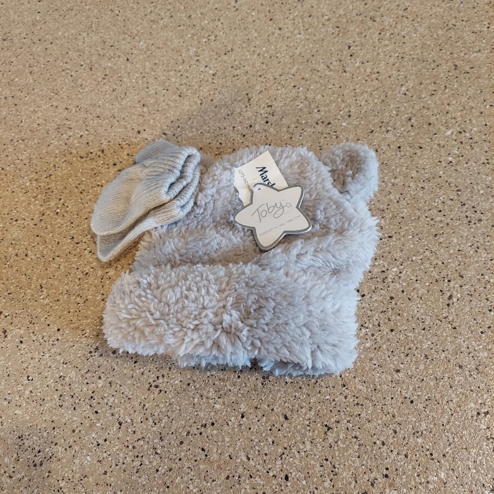 TOBY Baby gray fuzzy Winter Hat and mittens Set Soft Cozy Set 0-6 months